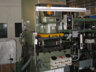 プレス設備：アイダ80トン写真